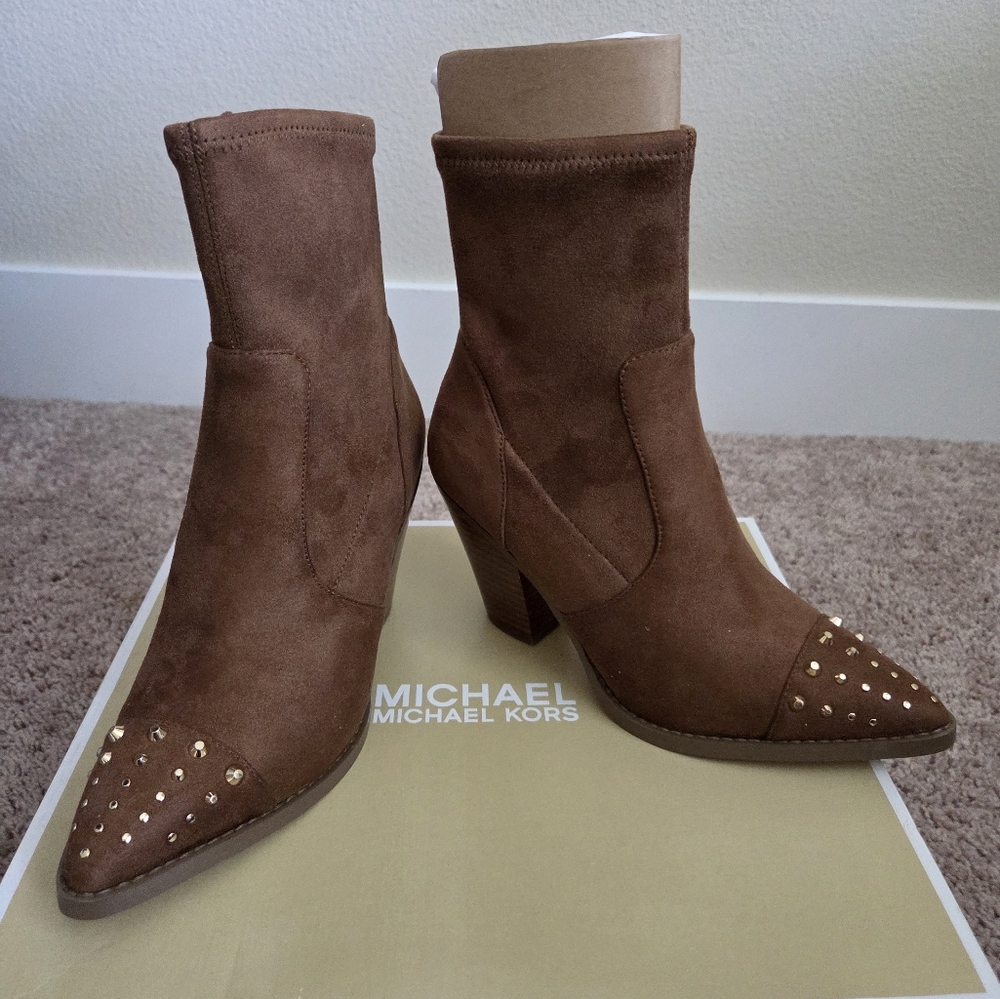 NIB Michael Kors Studded Dover Heeled Boots Size 5.5